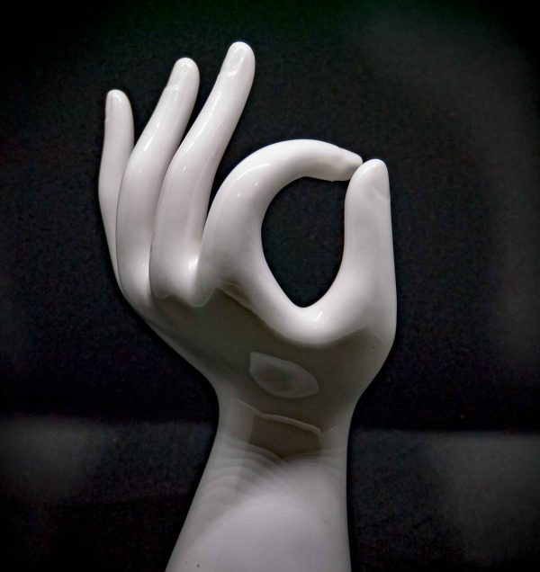 mani decorative ceramica bianca